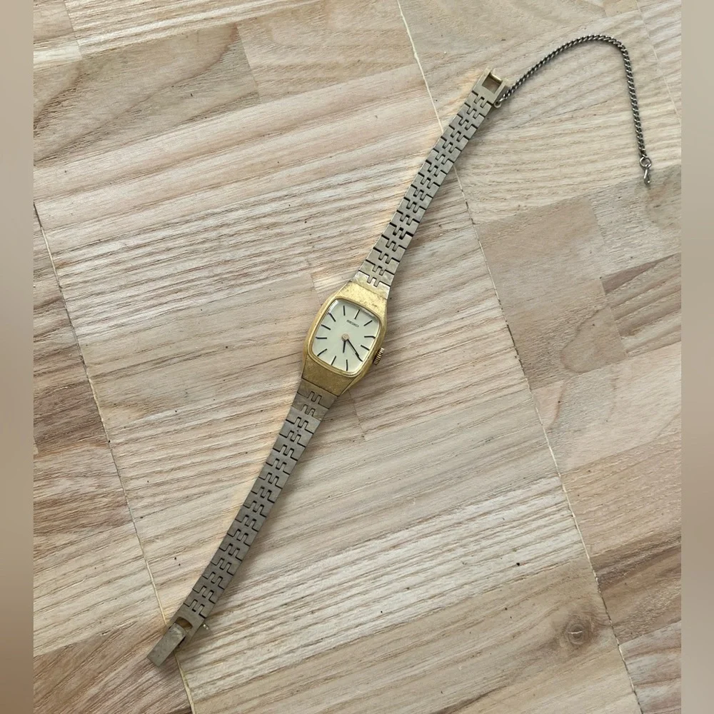Seiko Gold Plated Vintage Mechanical Ladies Watch Gold Case Bracelet Dial